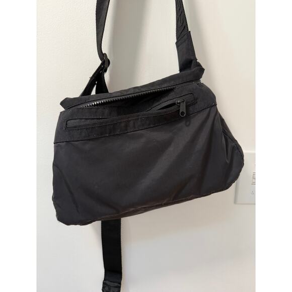 Baggu Medium Cargo Crossbody - Picture 5 of 5